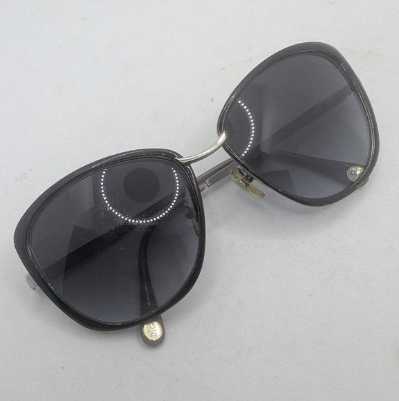 Dolce & Gabbana Accessories - Dolce And Gabbana GUC Sunglasses With Case